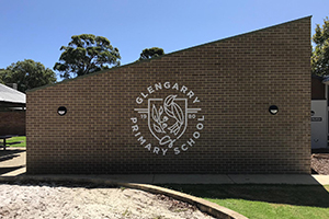 Imagesource produce a diverse range of entrance and way finding signage including substrates that are cut to shape in-house on our digital cutter such as this signage for Glengarry Primary School cut from metal